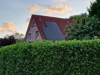 Solaranlage im Abendlicht