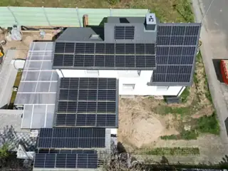 Dachflächen mit Solarmodulen