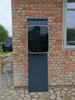 Detailansicht einer installierten Wallbox